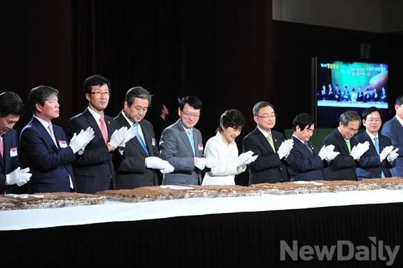 ▲ 방송의 날 축하연에 참석한 박근혜 대통령.ⓒ정재훈 기자