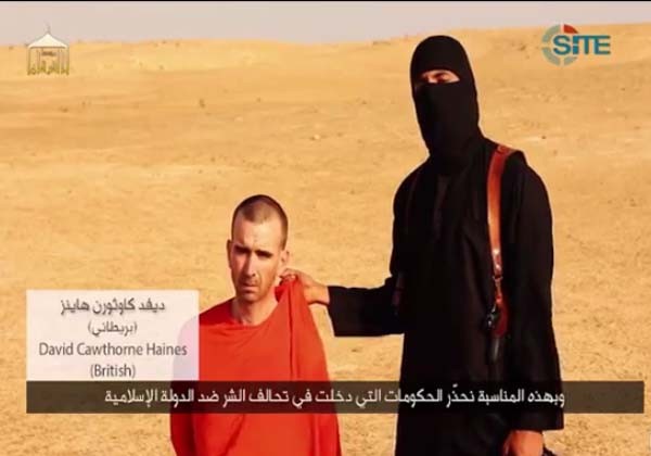 ISIS가 두 번째 참수영상에서 공개한 세 번째 참수대상. 영국인 데이비드 카우손 헤인즈라고 한다. [사진: ISIS 선전 동영상 캡쳐]