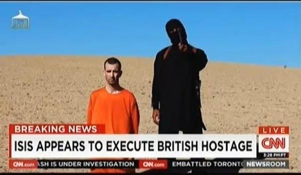 ▲ 세계 주요 외신들은 13일, 테러조직 ISIS가 영국인 인질 데이비드 헤인즈를 참수, 살해했다고 전했다. [사진: CNN 관련 속보 캡쳐]