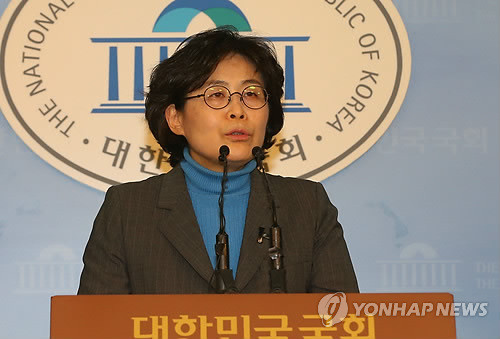 ▲ 유승희 새정치연합 의원 등을 포함한 같은 당 15명 의원이 14일 박영선 원내대표의 자진사퇴를 요구하기로 의견을 모았다. ⓒ연합DB