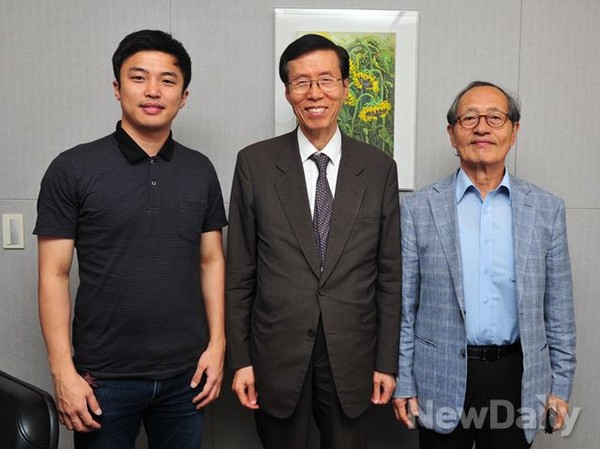 ▲ (오른쪽부터) 인보길 회장, 김태훈 변호사, 김태민 기자ⓒ 이종현 기자
