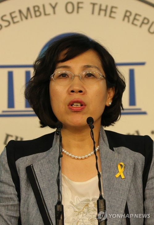 ▲ 김현숙 새누리당 원내대변인은 23일 공무원연금 개혁안을 반대하는 전국공무원노조연합(전공노)를 향해 "더 이상 고통분담을 외면하지 말라"고 밝혔다. ⓒ연합뉴스