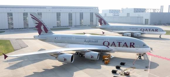 ▲ 카타르항공은 지난 18일 도하의 하마드 국제공항에서 첫 'A380 수퍼점보'인도를 완료하고 기념식을 가졌다. ⓒ 카타르항공 제공.