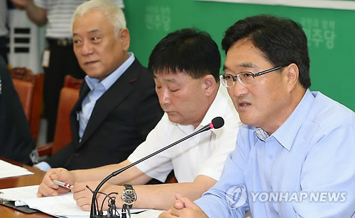 ▲ 우원식 민주당 을지로위원회 위원장이 29일 오전 국회에서 열린 '전국 대리운전기사 피해사례 국회 증언대회'에서 인사말을 하고 있다. 2013.7.29 ⓒ연합뉴스