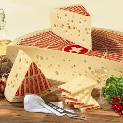 스위스 에멘탈 치즈의 모습. 김정은이 즐긴다. [사진: 스위스 에멘탈 치즈업체 홍보사진]