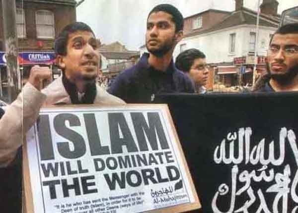 ▲ 유럽에서 시위하는 무슬림들. 이들은 그나마 온건한 편이라고 한다. [사진: 유럽 무슬림 감시 그룹 사이트 캡쳐]