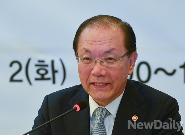 ▲ ▲ 황우여 사회부총리 겸 교육부장관 ⓒ뉴데일리 정상윤 기자