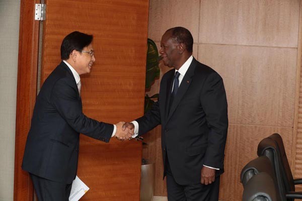 ▲ 와타라 코트디부아르 대통령과 만난 김영목 KOICA 이사장. ⓒKOICA 제공