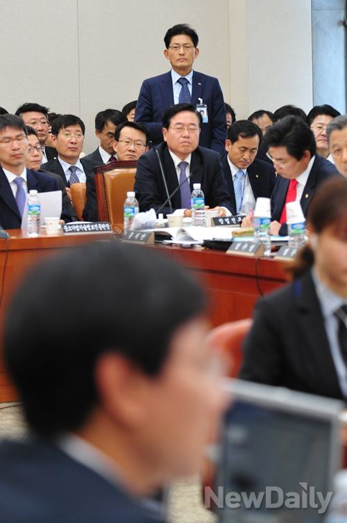 ▲ 10일 여의도 국회에서 열린 산업통상자원위원회 국정감사에서 송재희 중소기업중앙회 상근부회장이 의원들의 질의에 답하고 있다. ⓒ뉴데일리 이종현 기자