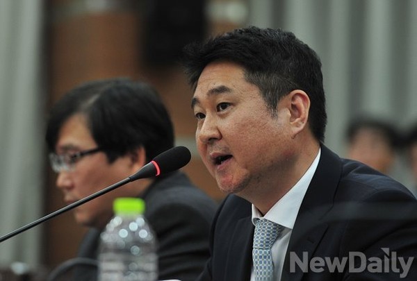 ▲ 16일 법사위 국정감사에 참고인으로 출석한 이석우 다음카카오 공동대표. ⓒ뉴데일리 정재훈 기자