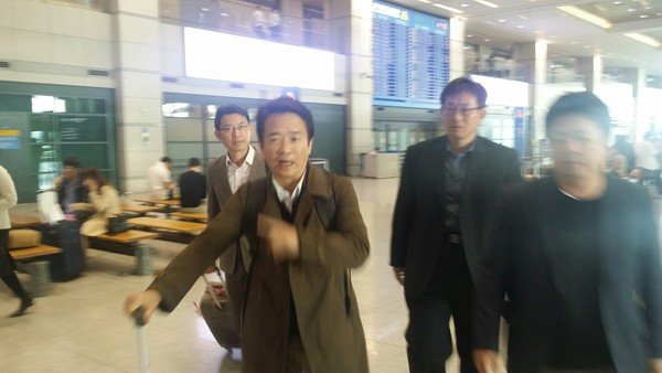 ▲ 판교테크노밸리 환풍구 사고 소식을 접하고 18일 오후 급거 귀국한 남경필 경기지사. ⓒ뉴데일리 김현중 기자