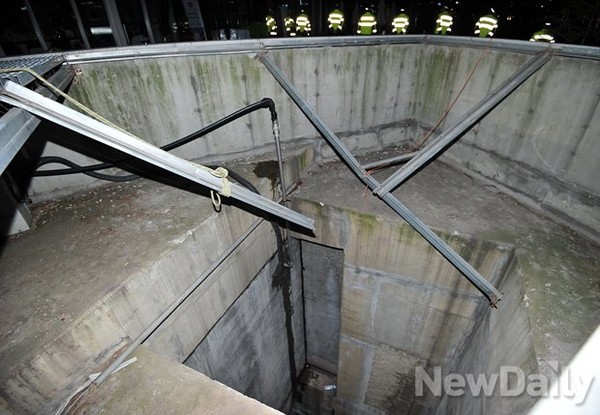 ▲ 17일 오후 5시 50분 무렵 일어난 판교 테크노밸리 공연장 환기구 붕괴사고 현장. ⓒ뉴데일리 DB