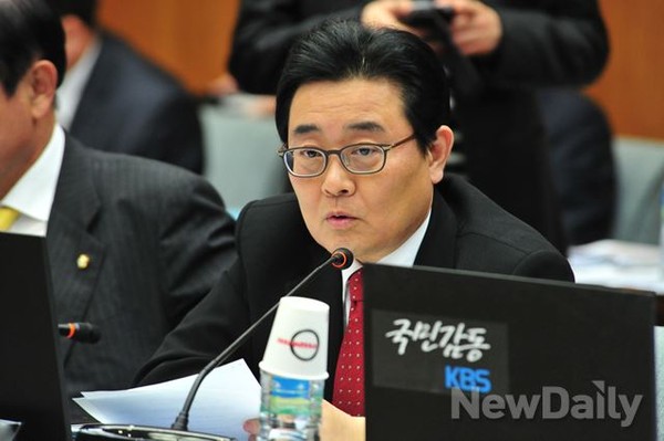 ▲ 전병헌 새정치민주연합 의원이 22일 서울 여의도 KBS 신관에서 열린 국회 미래창조과학방송통신위원회의 KBS에 대한 국정감사에서 질의하고 있다.ⓒ뉴데일리 이종현 기자