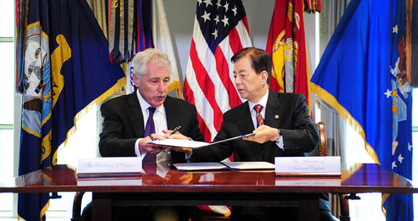 ▲ 한미합의문서명식 자료사진.ⓒ국방부