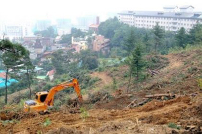 ▲ 이화여대 기숙사 신축공사가 진행중인 북아현숲 현장 사진.ⓒ 페이스북 화면 캡처
