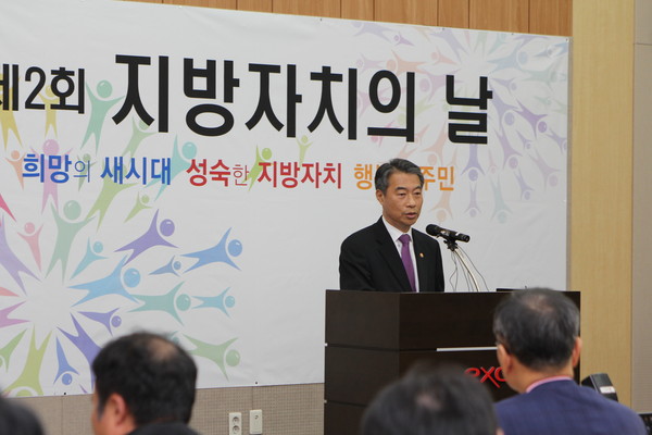 ▲ 정종섭 안전행정부 장관이 29일 대구엑스코에서 열린 지방자치박람회에서 기자간담회를 갖고 있다.ⓒ뉴데일리