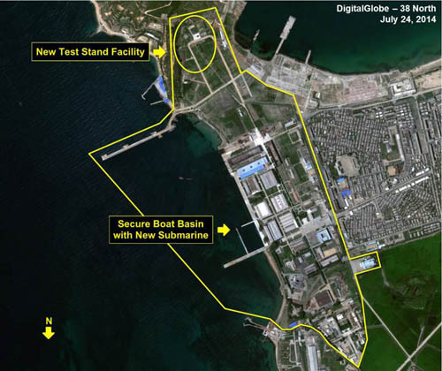 ▲ 조셉 버뮤데즈가 '38노스'에 공개한 北신포조선소 주변 위성사진. ⓒ디지털글로브-38노스 공개사진