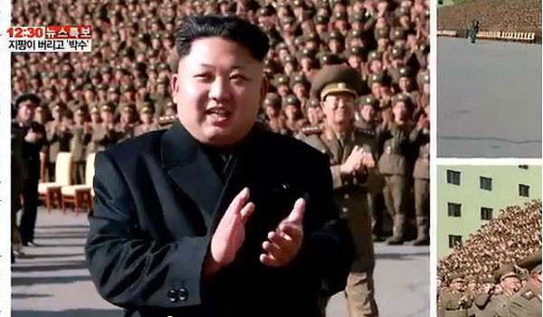 ▲ 北선전매체들이 공개한 '절뚝돼지' 김정은의 모습. 지팡이가 없이 걸을 수는 있어도 '과체중' 때문에 뛰지는 못할 것 같다. ⓒ채널A 관련보도화면 캡쳐