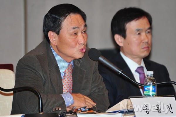 ▲ 지난 3일, 자유민주연구원이 주최한 '해외종북세력의 활동현황' 세미나에 참석해 발언하는 송봉선 고려대 북한학과 교수. ⓒ뉴데일리 이종현 기자