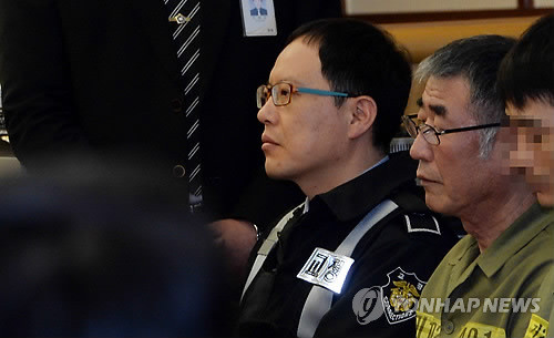 ▲ 11일 오후 광주지방법원에서 열린 세월호 선원 15명에 대한 선고공판에서 이준석 선장이 살인죄에 대해 무죄를 선고받았다. ⓒ연합뉴스