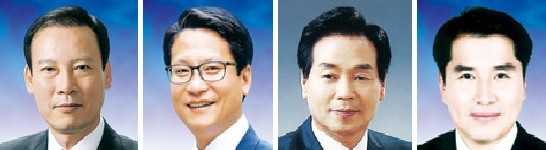 ▲ 12일 열린 도의회 기획경제위 경북개발공사 사무감사에서는 공사의 조직관리, 투명경영 등에 대한 개선의 목소리가 이어졌다. 왼쪽부터 이태식, 배진석, 장두욱, 김창규 의원ⓒ도의회 제공