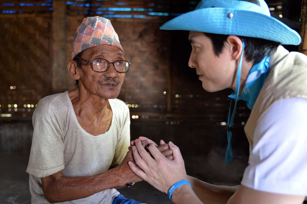 ▲ 네팔 난민촌을 찾은 배우 정우성 ⓒ조세현 작가=유엔난민기구 제공