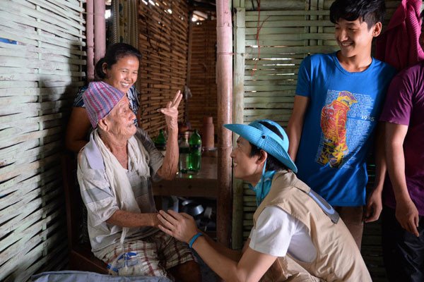 ▲ 네팔 난민촌을 찾은 배우 정우성 ⓒ조세현 작가=유엔난민기구 제공