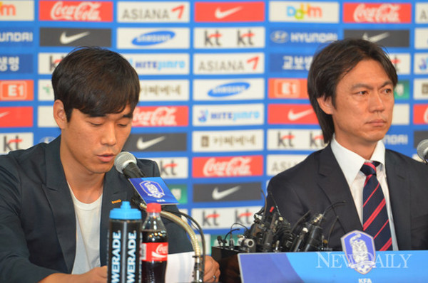 ▲ 박주영 선수와 홍명보 前 감독.ⓒ뉴데일리 윤희성 기자