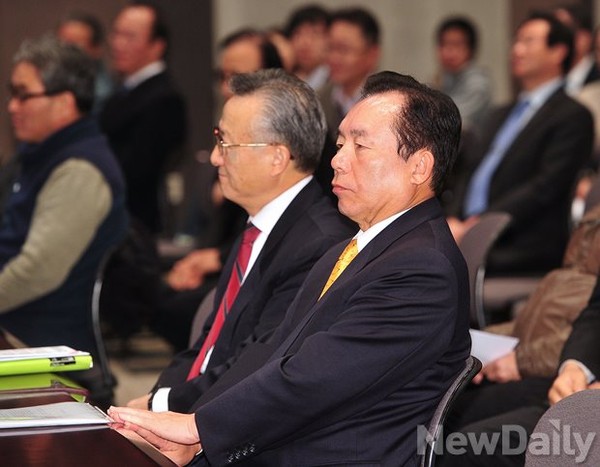 ▲ 새누리당 이인제 최고위원이 17일 오전 서울 프레스센터에서 열린 북한인권법 세미나에 참석했다. ⓒ뉴데일리 정재훈 기자