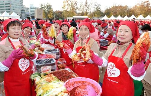 ▲ ⓒ2014 한국야쿠르트 사랑의 김장 나눔 축제