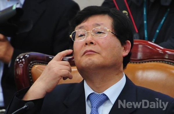 ▲ 윤리특위에 징계안에 제출됐지만 여전히 국회 교문위원장을 맡고 있는 새정치연합 설훈 의원. ⓒ뉴데일리 이종현 기자