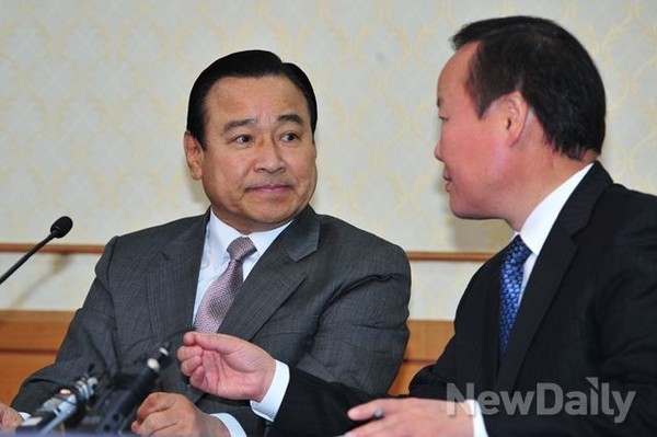 ▲ 새누리당 이완구 원내대표(왼쪽)과 김재원 원내수석부대표. 김 부대표는 