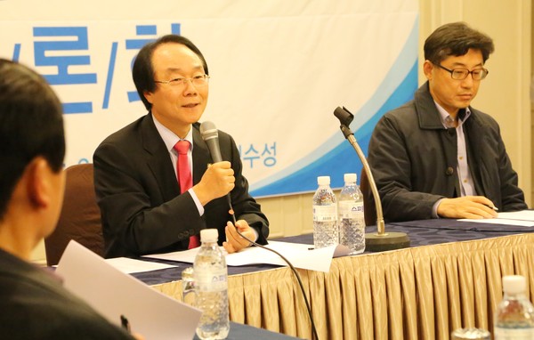 ▲ 대구변호사 500여명. 지역 변호사 업계에도 칼바람이 불고 있다. 석 회장은 법관평가제 도입, 헌법재판소 대구분원 도입 추진 등 협회장으로서 여러 사업을 추진하고 있다고 강조했다.ⓒ아시아포럼21 제공