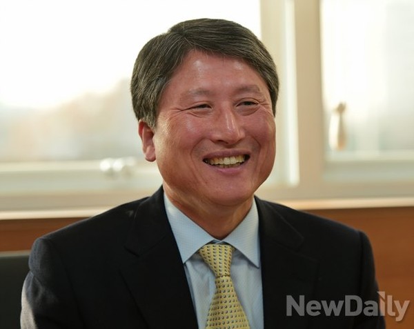 ▲ ▲조희연 서울교육감의 자사고 지정취소 움직임에 반발하며 서울 24개 자사고와 함께 공동대응에 나서고 있는 김용복 배재고 교장 ⓒ뉴데일리 정상윤 사진기자