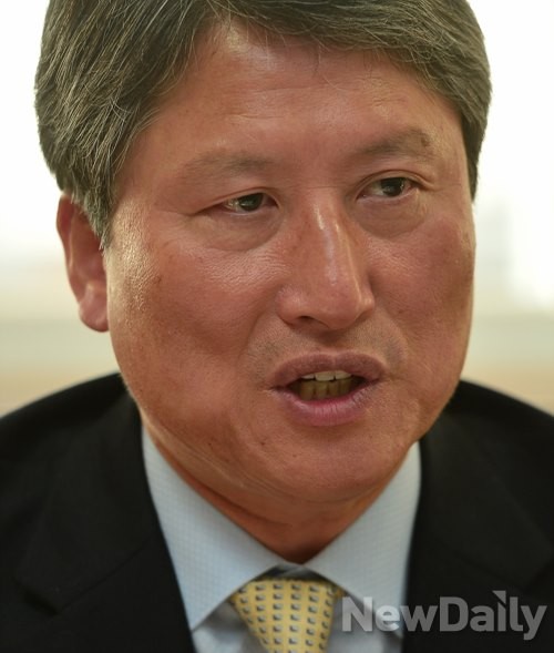 ▲ ▲서울교육청의 자사고 지정취소 확정에 대해 법적 대응을 불사할 것이라고 밝힌 김용복 교장 ⓒ뉴데일리 정상윤 사진기자