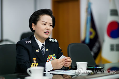 ▲ 경찰청 12월 고위직 인사가 마무리 된 가운데,  이번 인사에서 배제돼 경찰을 떠나는 이금형(56) 부산지방경찰청장의 '정부 요직 발탁설'이 초미의 관심사로 급부상하고 있다.  ⓒ연합뉴스 사진