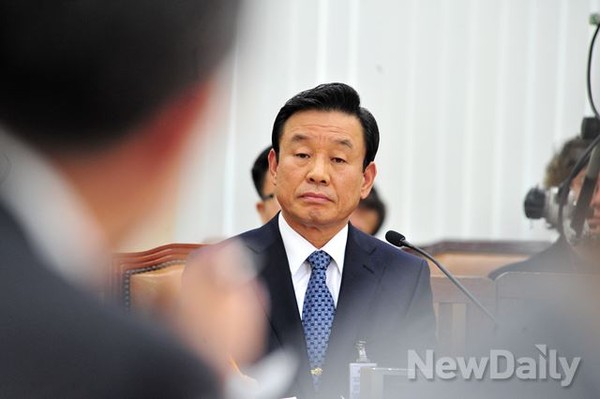 ▲ 박인용 국민안전처 장관 후보가 4일 국회 안전행정위원회에서 열린 인사청문회에서 의원들의 질의를 듣고 잇다. 2014.12.4 ⓒ뉴데일리 이종현 기자