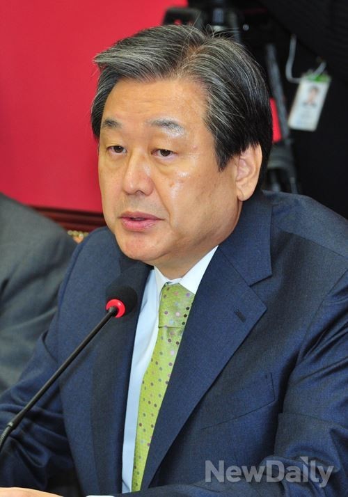 ▲ 새누리당 김무성 대표가 5일 청와대 문건 유출 사건과 관련해 