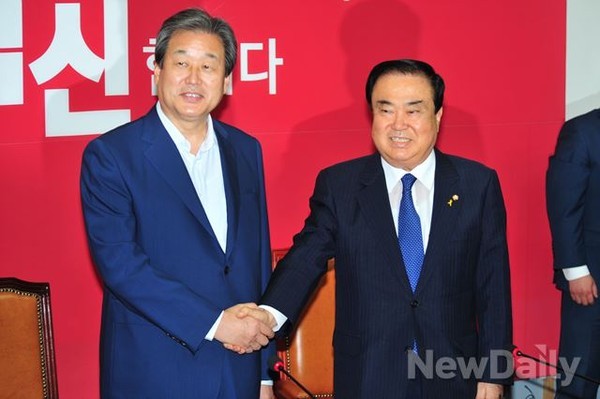 ▲ 새누리당 김무성 대표최고위원과 새정치민주연합 문희상 비상대책위원장. ⓒ뉴데일리 이종현 기자