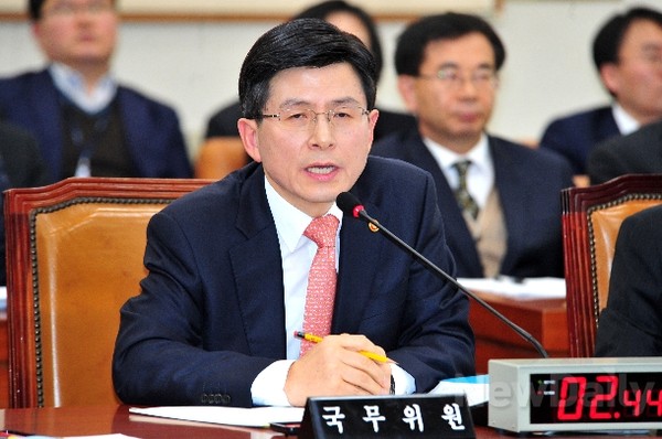 ▲ 8일 열린 국회 법사위 전체회의에 출석해 질의에 답하고 있는 황교안 법무부 장관. ⓒ뉴데일리 이종현 기자