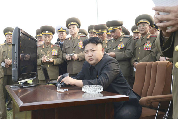 ▲ "하, 어케 알아냈지? 분명히 흔적 없앴는데…." 北국방위원회는 소니 영화사 해킹이 자신들의 소행이 아니라고 주장하지만, 美보안업체들이 조사한 결과는 계속 북한의 소행임을 가리키고 있다. ⓒ北선전매체 보도화면 캡쳐