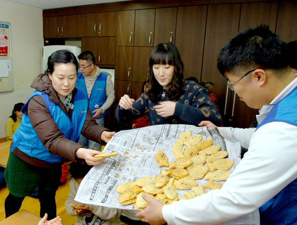 ▲ 대성에너지의 사내봉사 동아리 그루터기가 사랑나눔활동을 실천하고 있다. ⓒ대성그룹