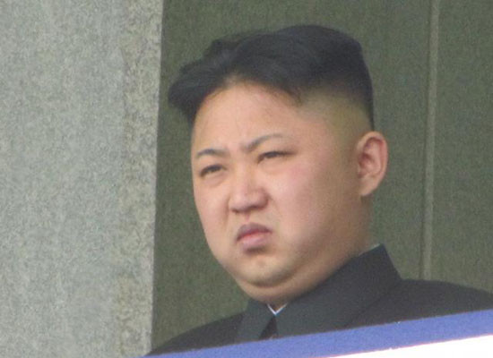 "아 씨, 해킹하면 영화 없앨 줄 알았는데…." 시무룩한 김정은. 이제 영화 '인터뷰'의 DVD가 북한으로 날아가면 질질 짜게 될 것이다. ⓒ北선전매체 보도화면 캡쳐
