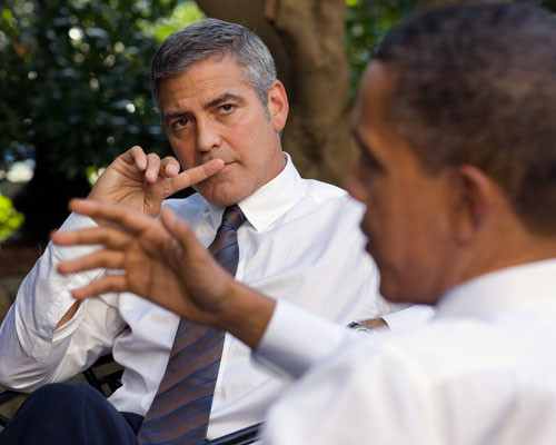 ▲ 2010년 10월 백악관에서 오바마 대통령을 만난 조지 클루니. 현재 영화 '인터뷰' 개봉을 위한 서명운동을 벌이고 있다. ⓒ백악관 플릭커 캡쳐