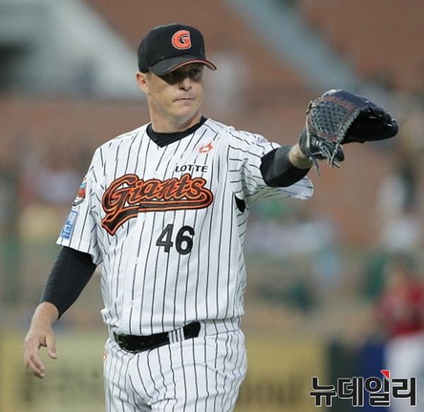 ▲ 크리스 옥스프링 선수는 '옥춘이'라는 별명으로 국내 야구팬들에게 불린다.ⓒ롯데 자이언츠