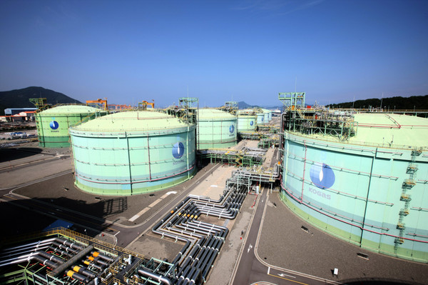 ▲ 사진은 통영에 있는 LNG 생산기지 전경.ⓒ한국가스공사 제공
