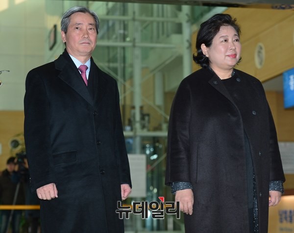 ▲ 24일 오전, 개성으로 가기 위해 경의선출입경사무소에 선 현정은 현대그룹 회장. ⓒ뉴데일리 정상윤 기자