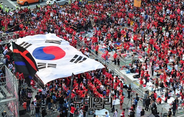 ▲ H조 조별리그 첫경기 한국과 러시아전의 거리응원이 18일 오전 서울 광화문광장에서 열렸다.ⓒ뉴데일리