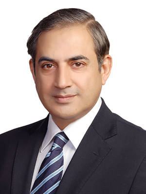 ▲ 콜손의 상무보로 승진한 압둘 라티프 ⓒ롯데제과