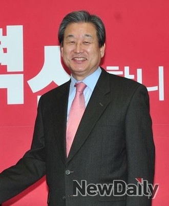 ▲ 최근 파문을 일으킨 '아르바이트' 발언과 관련해 재빠른 해명과 사과에 나선 새누리당 김무성 대표최고위원. ⓒ뉴데일리 이종현 기자